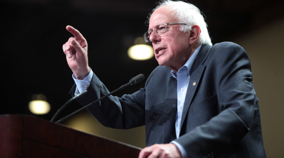 Bernie Sanders, here speaking at a town meeting in Phoenix and pointing to the left of the camera. Image credit: Gage Skidmore, https://www.flickr.com/photos/gageskidmore/19199400883. Distributed under a creative commons share-alike license: https://creativecommons.org/licenses/by-sa/2.0/.